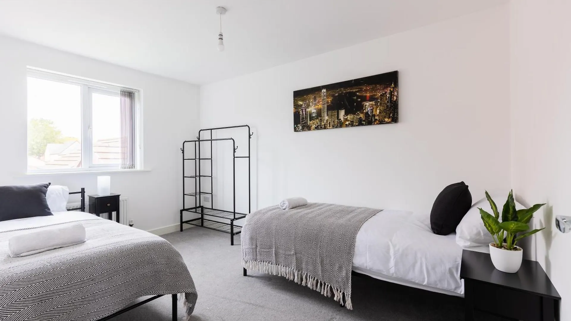 Дом отдыха Spacious 4-Bedroom Home Near City Centre With Parking Ноттингем Великобритания