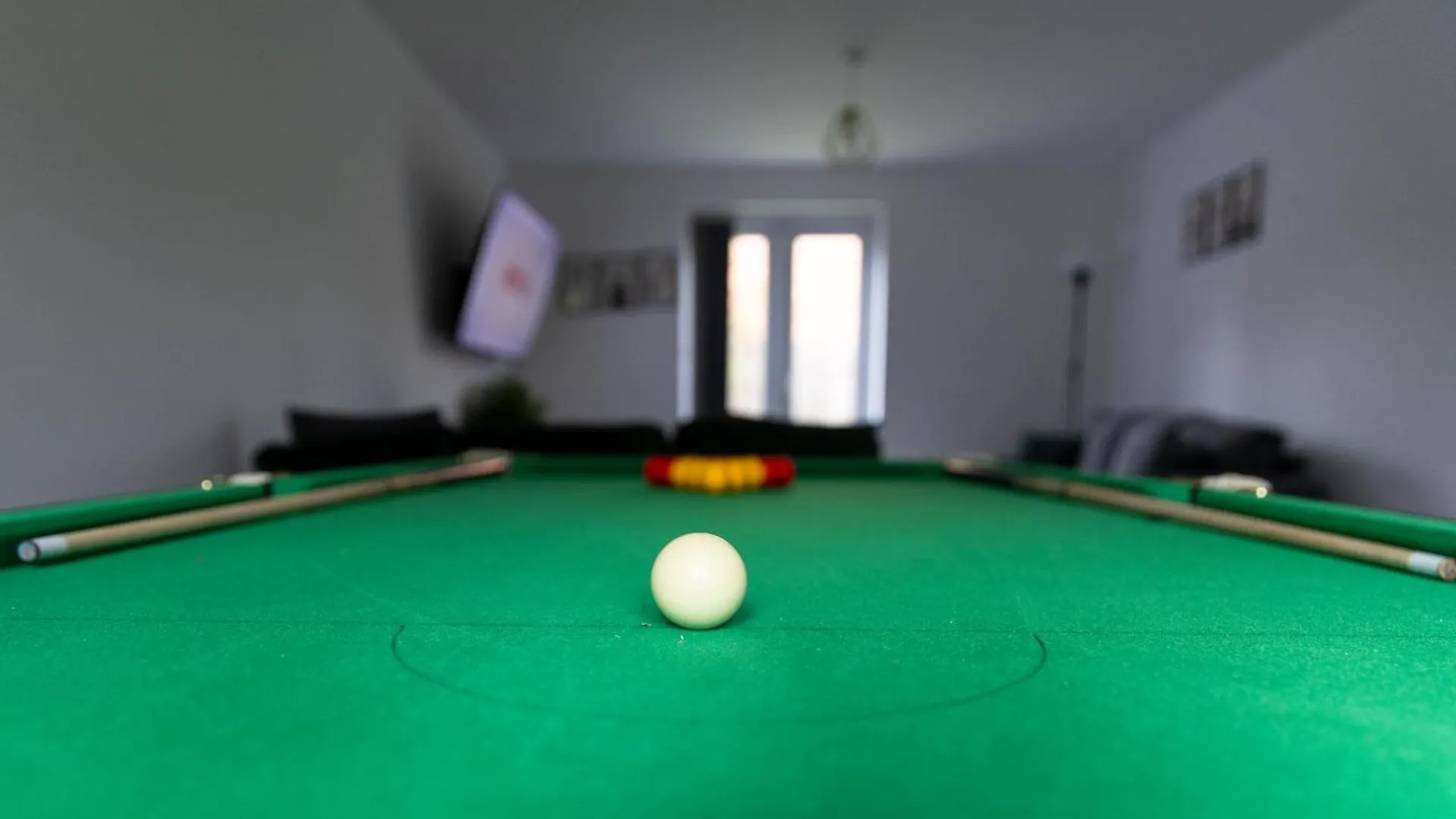 Spacious 4-Bedroom Home Near City Centre With Parking Ноттингем Дом отдыха